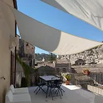 Casa Mavi Limite Delle Due Matrici *